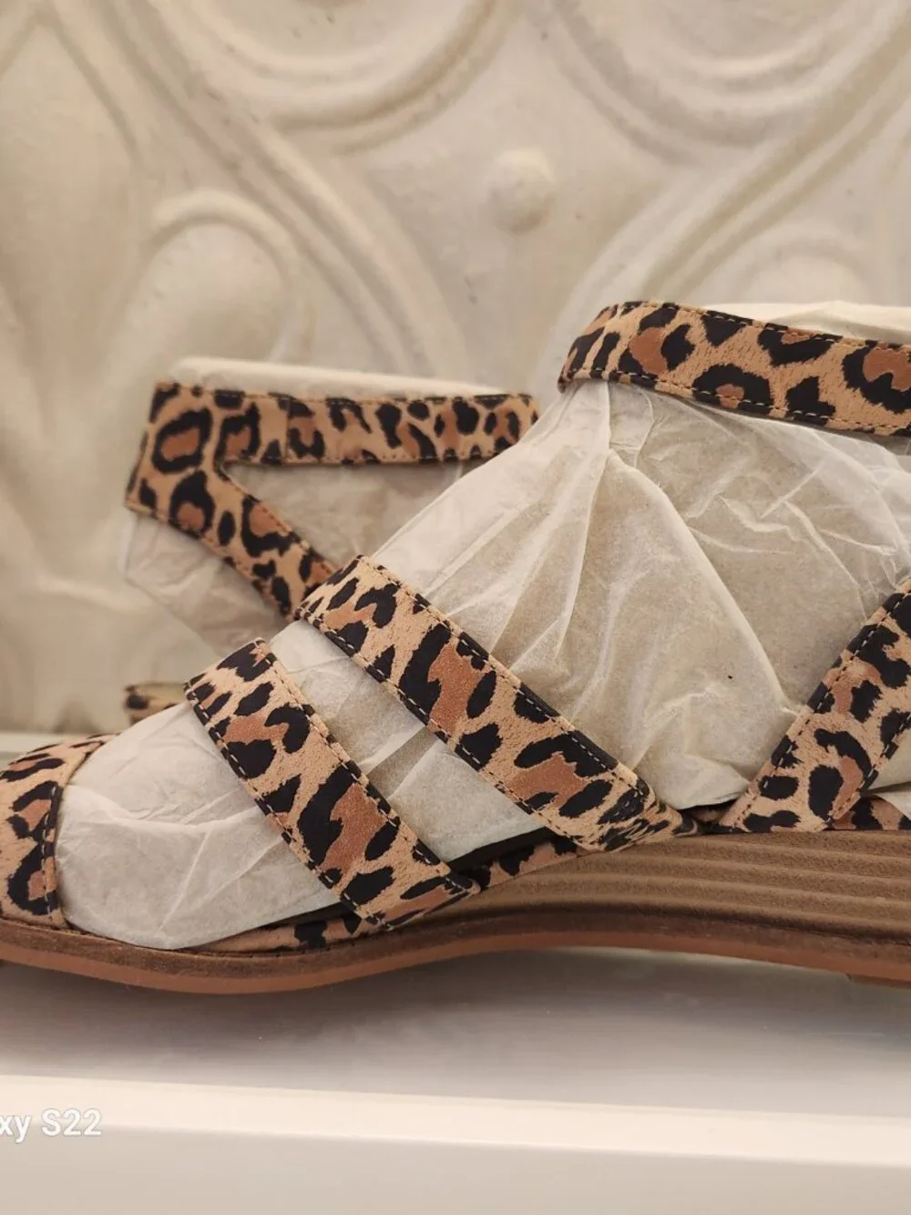 Vince Camuto Women’s Resensa Leather Demi Wedge Sandals Leopard Size 9.5 Wide